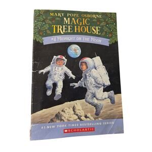 MAGIC TREE HOUSE #8 MIDNIGHT ON THE MOON Mary Pope Osborne Chapter Book